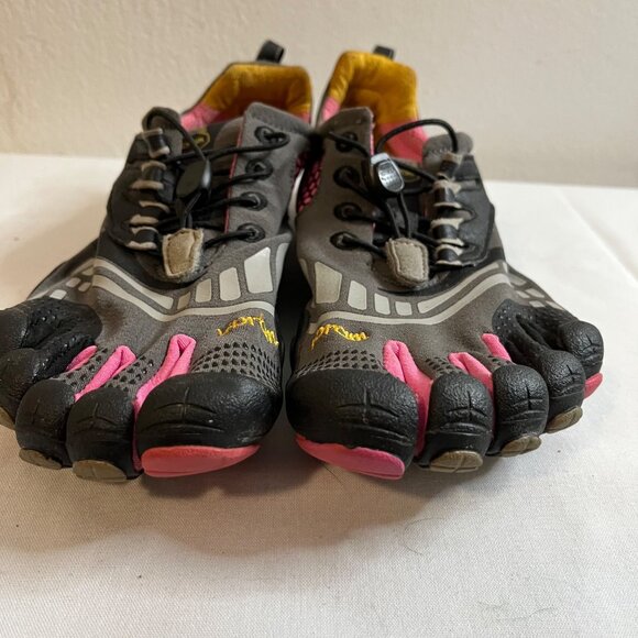 Vibram 5 FiveFingers Training Hiking Wmn's size 40 US 8.5 /9 Grey pink W3753 - Picture 4 of 12